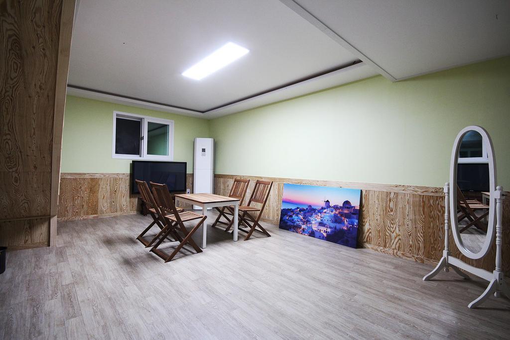 Hole In One Hotel Sacheon Extérieur photo