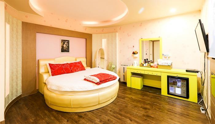 Hole In One Hotel Sacheon Chambre photo